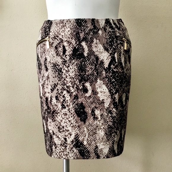 Alfani petite snake print skirt with zippers - Picture 6 of 8